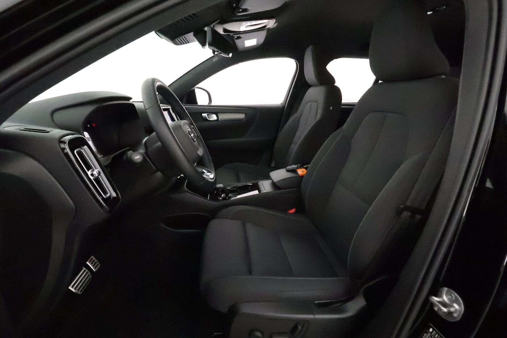 Volvo XC40 2022 P8 AWD Recharge Twin Plus *Styling Kit / ACC / Full LED / P.kamera / Navi / Facelift / Muistipenkki / BLIS / ILP* - Merkkihuollettu / Akku kuntotarkastettu