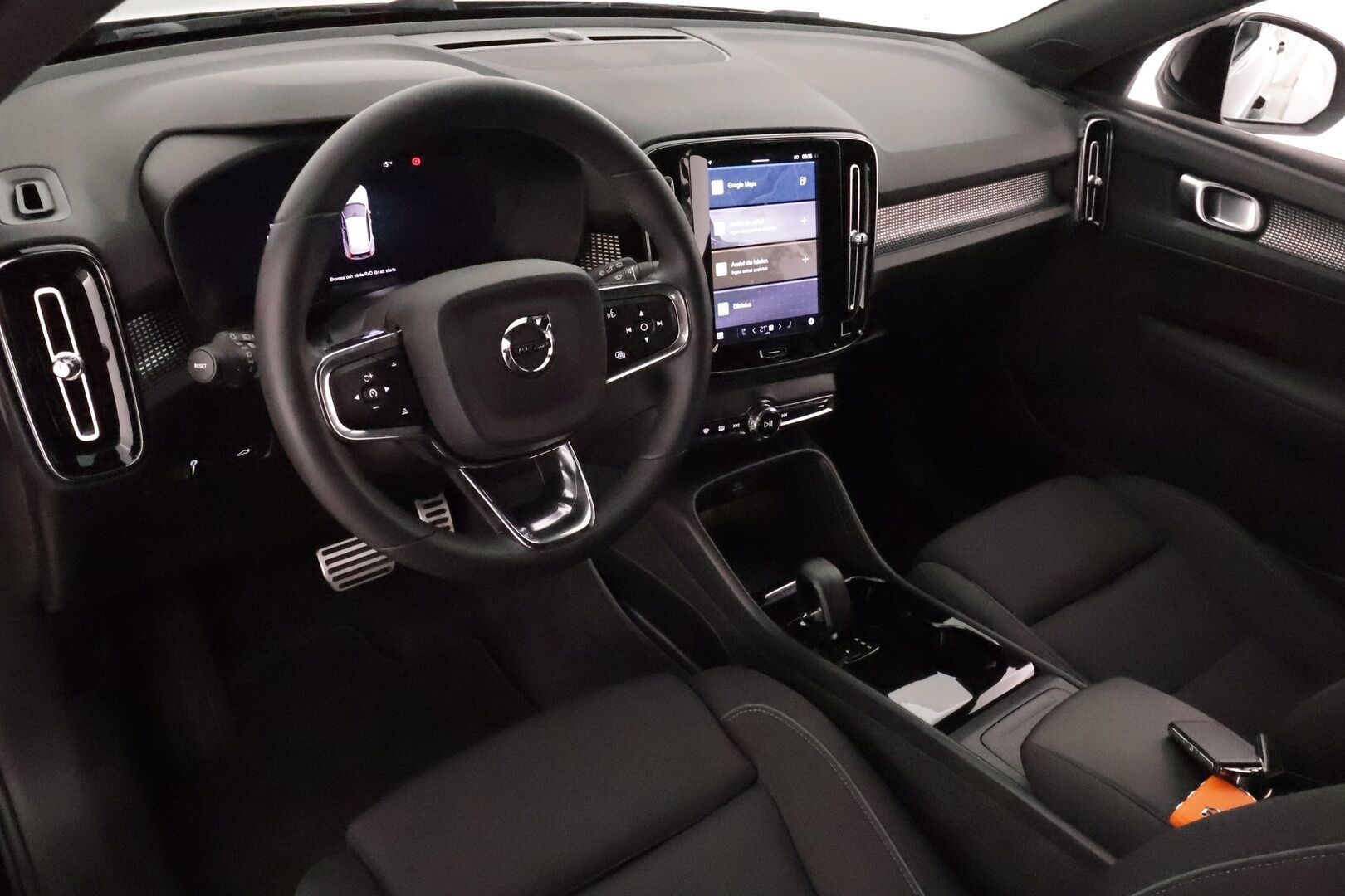 Volvo XC40 2022 P8 AWD Recharge Twin Plus *Styling Kit / ACC / Full LED / P.kamera / Navi / Facelift / Muistipenkki / BLIS / ILP* - Merkkihuollettu / Akku kuntotarkastettu