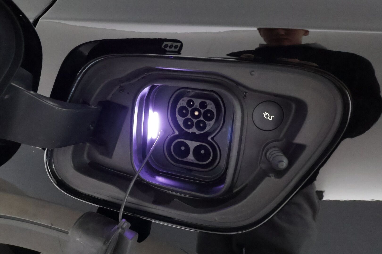 Volvo XC40 2022 P8 AWD Recharge Twin Plus *Styling Kit / ACC / Full LED / P.kamera / Navi / Facelift / Muistipenkki / BLIS / ILP* - Merkkihuollettu / Akku kuntotarkastettu