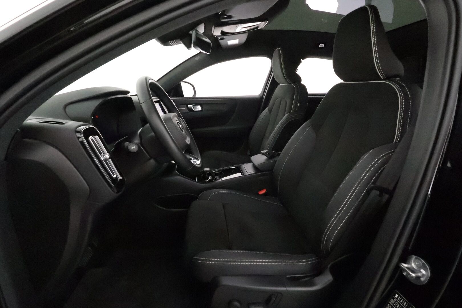 Volvo C40 2023 Recharge Twin motor Ultimate *Koukku / ACC / H&K / ILP / 360° / Muistipenkki / Lasikatto / Navi / Sporttipenkit* - Merkkihuollettu