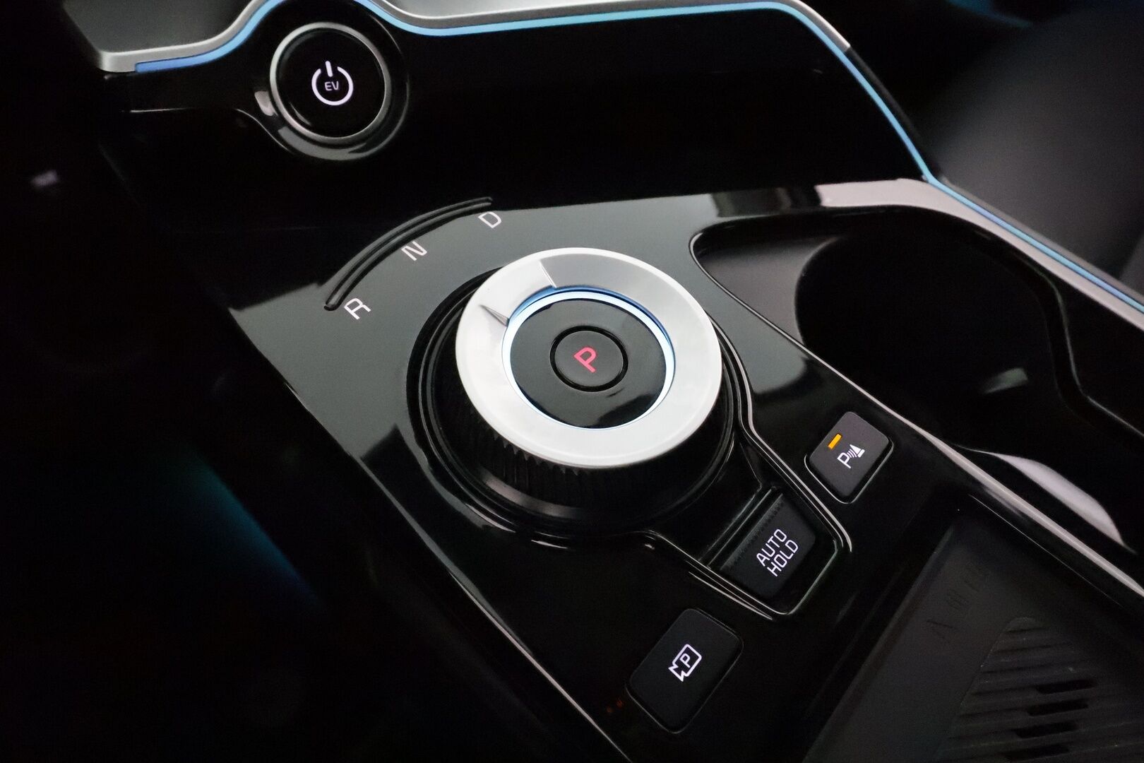 KIA EV6 2022 77,4kWh AWD *ACC / P.kamera / HUD / Meridian / LED / Navi / Widescreen* - Akku kuntotarkastettu / Kahdet renkaat aluvanteilla