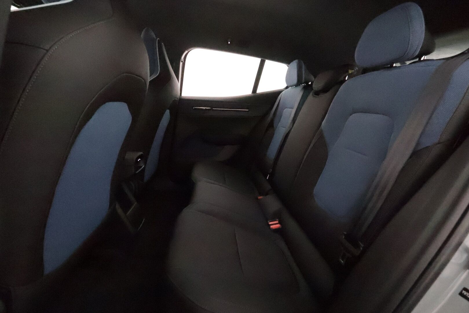 Volvo EX30 2024 Single Core *ILP / Koukku / ACC / LED / P.kamera / Puolinahat / Navi / Kaistavahti* - Kahdet Renkaat