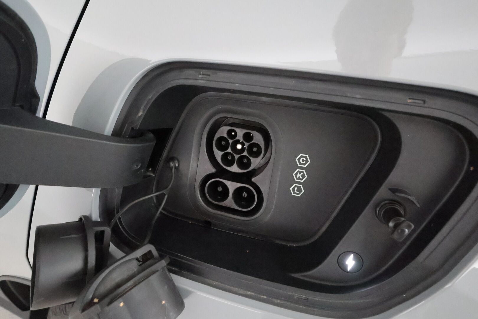 Volvo EX30 2024 Single Core *ILP / Koukku / ACC / LED / P.kamera / Puolinahat / Navi / Kaistavahti* - Kahdet Renkaat
