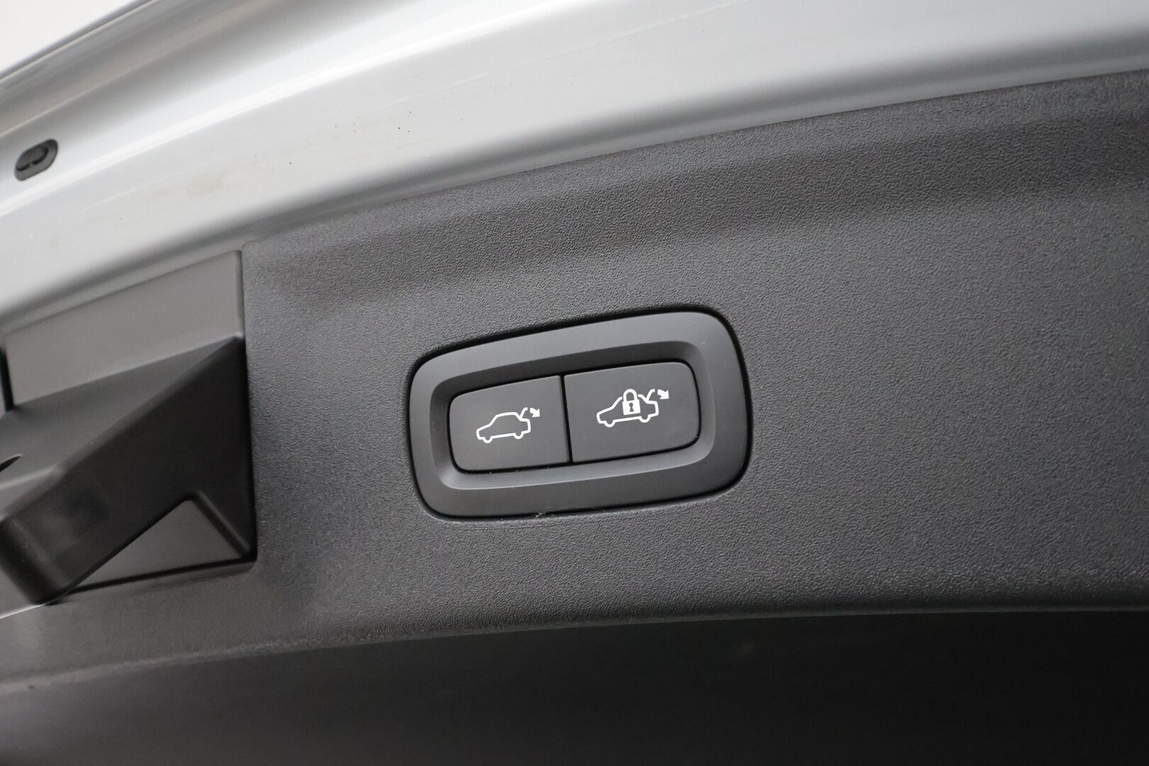 POLESTAR 2 2023 Long Range Single Motor * Pilot&Plus / Pumppu / H&K / LED / 360° / Sporttipenkki Muistilla / Navi / Kaistavahti / Keyless * - Akku kuntotarkastettu! / Merkkihuollettu