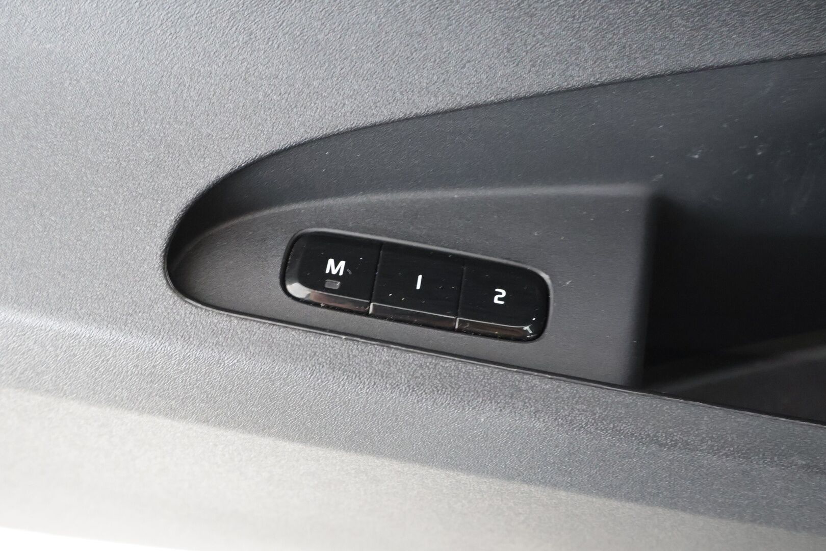 POLESTAR 2 2023 Long Range Single Motor * Pilot&Plus / Pumppu / H&K / LED / 360° / Sporttipenkki Muistilla / Navi / Kaistavahti / Keyless * - Akku kuntotarkastettu! / Merkkihuollettu
