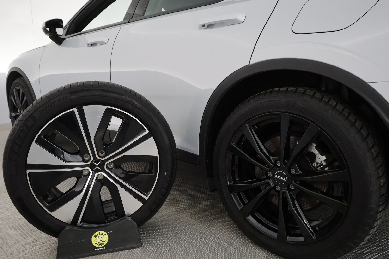 POLESTAR 2 2023 Long Range Single Motor * Pilot&Plus / Pumppu / H&K / LED / 360° / Sporttipenkki Muistilla / Navi / Kaistavahti / Keyless * - Akku kuntotarkastettu! / Merkkihuollettu