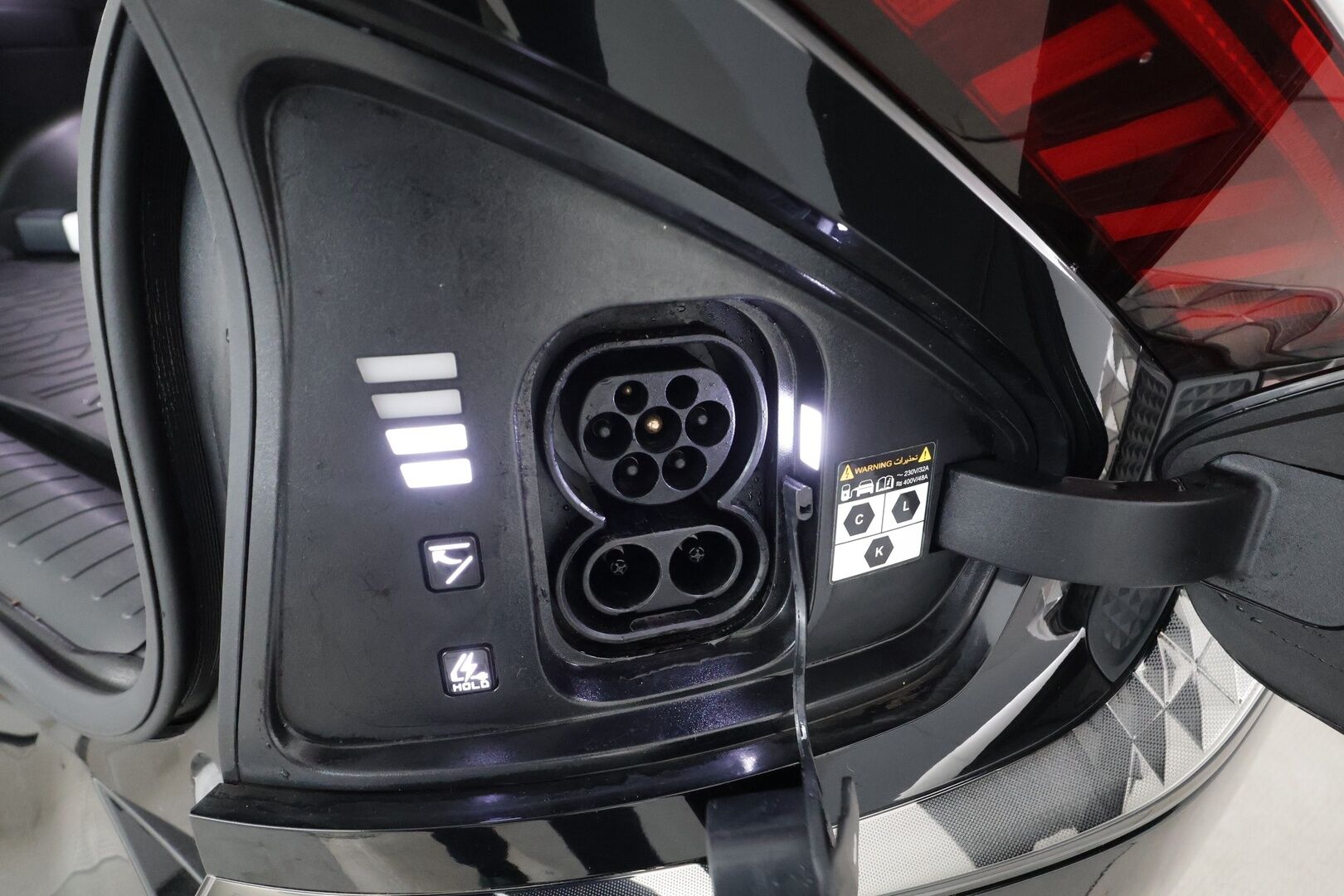 KIA EV6 2024 GT-Line AWD 77 kWh 325hv * ACC / HUD / Muistipenkki / ILP / 360° / Puolinahat / Ilmastoidut penkit / Navi * - Akku kuntotarkastettu SoH 98,7% / Kahdet renkaat aluvanteilla - HULLUT BLACKWEEK JATKOT - KORKOTARJOUS 2,49%