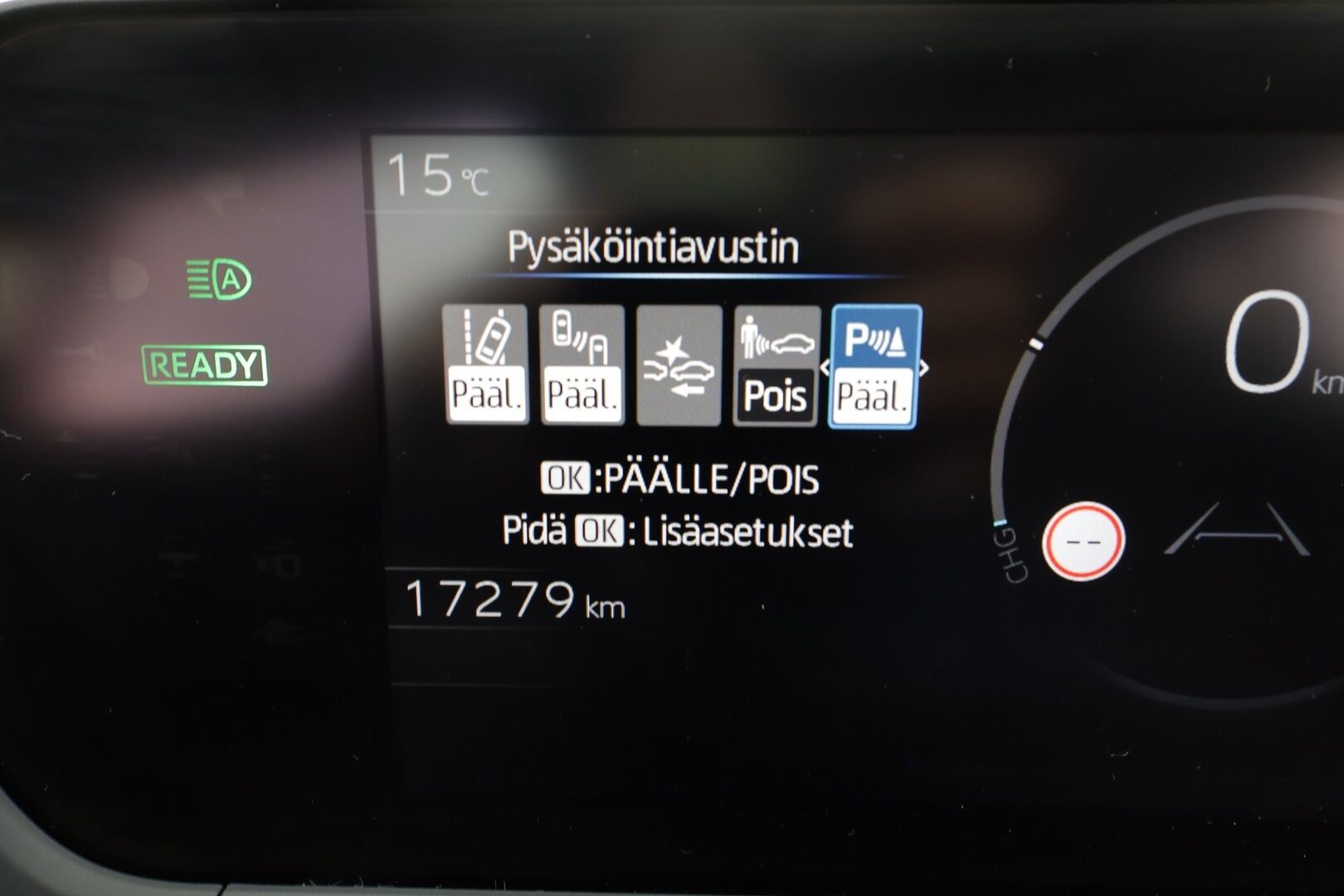 TOYOTA BZ4X 2023 Premium AWD * Adapt.Vakkari / Panorama / Ilmastoidut Nahat / Muistipenkki / JBL Audio / LED / Navi / 360-Kamera - Akku kuntotarkastettu SoH 98,1% / Kahdet renkaat aluvanteilla / Merkkihuollettu / Huippuvarusteet! - HULLUT JOULUT KORKOTARJOUS 2,49% 