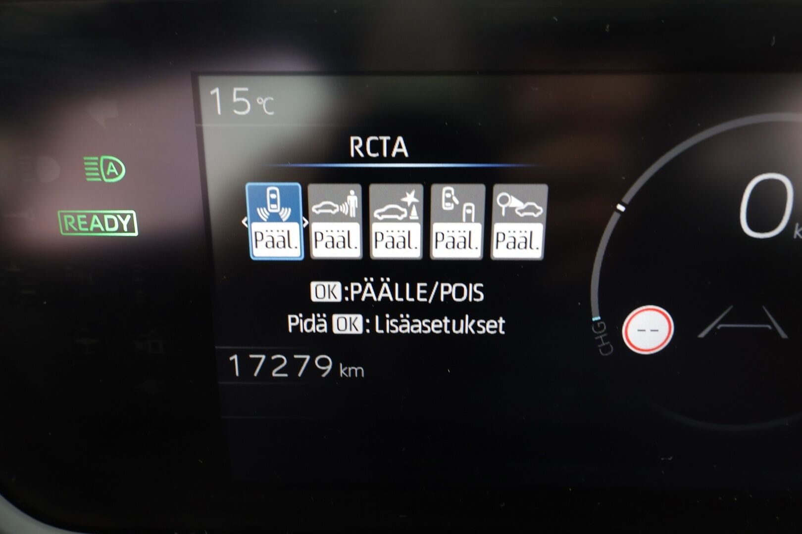 TOYOTA BZ4X 2023 Premium AWD * Adapt.Vakkari / Panorama / Ilmastoidut Nahat / Muistipenkki / JBL Audio / LED / Navi / 360-Kamera - Akku kuntotarkastettu SoH 98,1% / Kahdet renkaat aluvanteilla / Merkkihuollettu / Huippuvarusteet! - HULLUT JOULUT KORKOTARJOUS 2,49% 