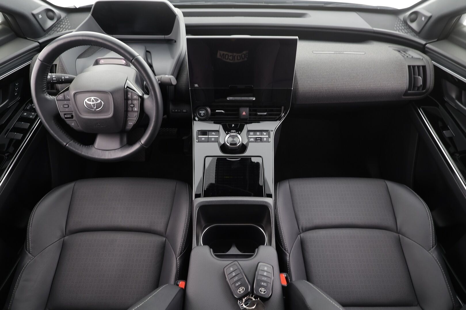 TOYOTA BZ4X 2023 AWD Premium * ACC / Panorama / Muistipenkki / Ilmastoidut nahat / JBL / Navi / LED / 360° / Sähköluukku * - Akku kuntotarkastettu SoH 98,1% / Kahdet renkaat aluvanteilla / Merkkihuollettu / Huippuvarusteet!