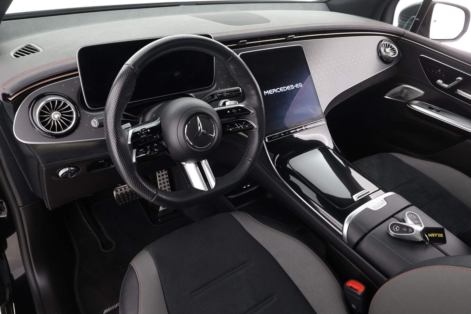 MERCEDES-BENZ EQE SUV 2023 350 4Matic AMG * Distronic+ / Panorama / Digital Light / Burmester / Koukku / Muistipenkit / 360° / Ilma-alusta / ILP / Navi / KeylessGo * - Hyvät varusteet!