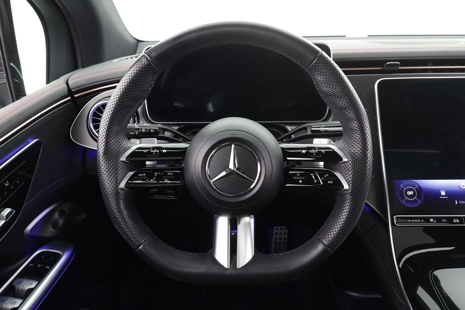 MERCEDES-BENZ EQE SUV 2023 350 4Matic AMG * Distronic+ / Panorama / Digital Light / Burmester / Koukku / Muistipenkit / 360° / Ilma-alusta / ILP / Navi / KeylessGo * - Hyvät varusteet!