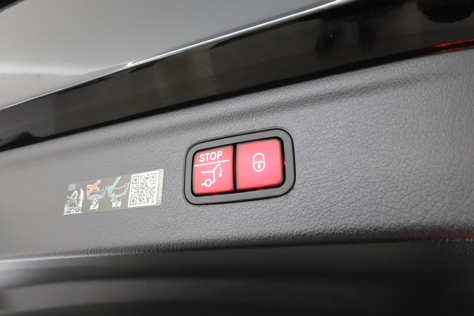 MERCEDES-BENZ EQE SUV 2023 350 4Matic AMG * Distronic+ / Panorama / Digital Light / Burmester / Koukku / Muistipenkit / 360° / Ilma-alusta / ILP / Navi / KeylessGo * - Hyvät varusteet!