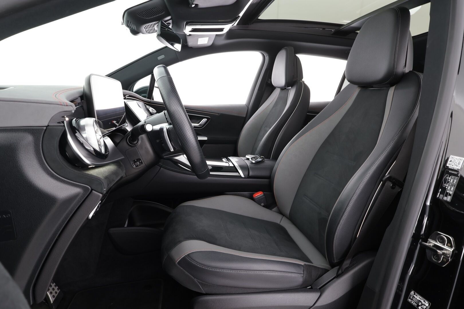 MERCEDES-BENZ EQE SUV 2023 350 4Matic AMG * Distronic+ / Panorama / Digital Light / Burmester / Koukku / Muistipenkit / 360° / Ilma-alusta / ILP / Navi / KeylessGo * - Hyvät varusteet!