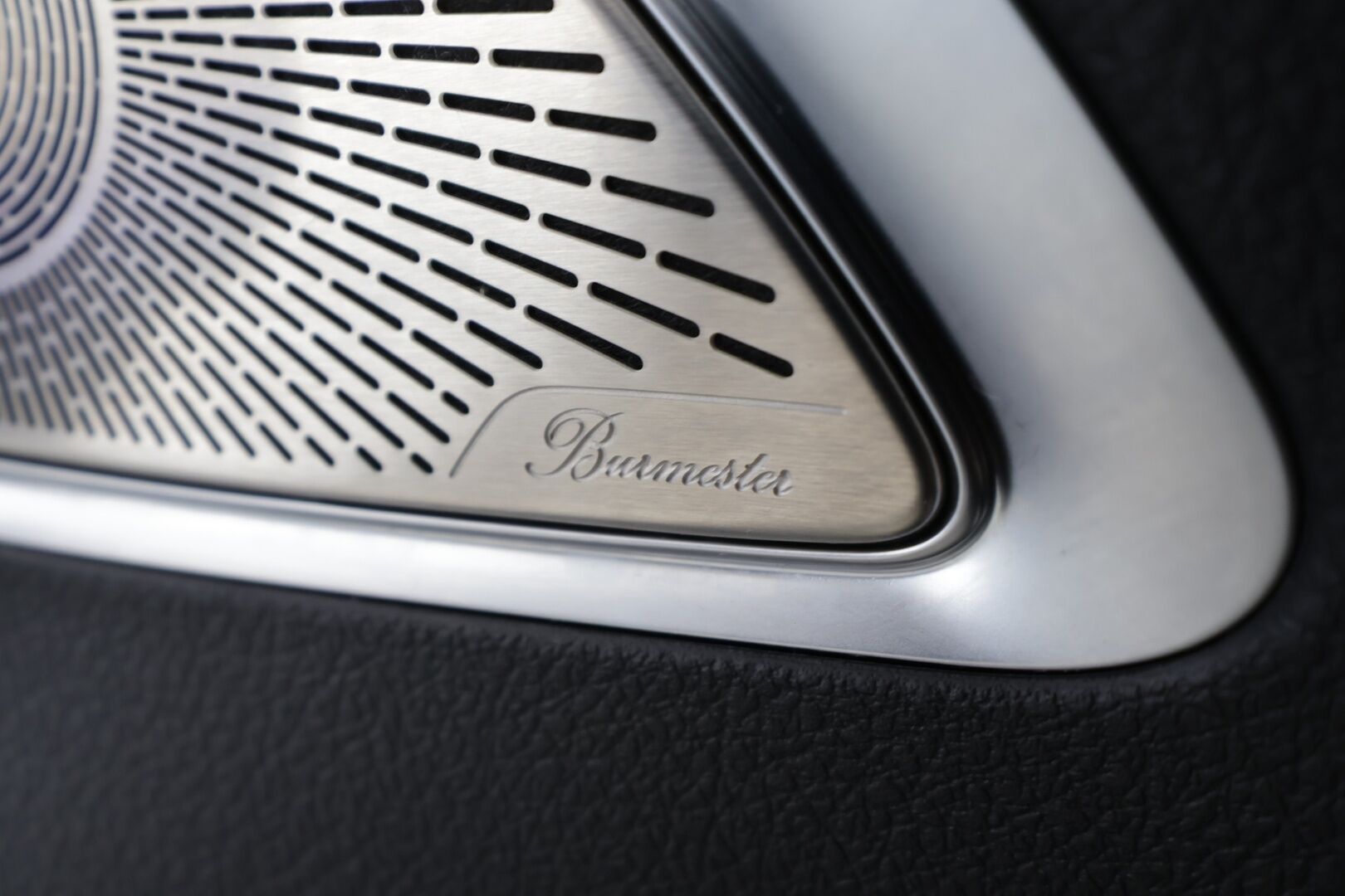 MERCEDES-BENZ EQE SUV 2023 350 4Matic AMG * Distronic+ / Panorama / Digital Light / Burmester / Koukku / Muistipenkit / 360° / Ilma-alusta / ILP / Navi / KeylessGo * - Hyvät varusteet!