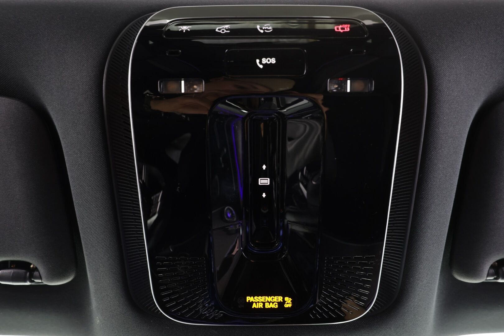 MERCEDES-BENZ EQE SUV 2023 350 4Matic AMG * Distronic+ / Panorama / Digital Light / Burmester / Koukku / Muistipenkit / 360° / Ilma-alusta / ILP / Navi / KeylessGo * - Hyvät varusteet!