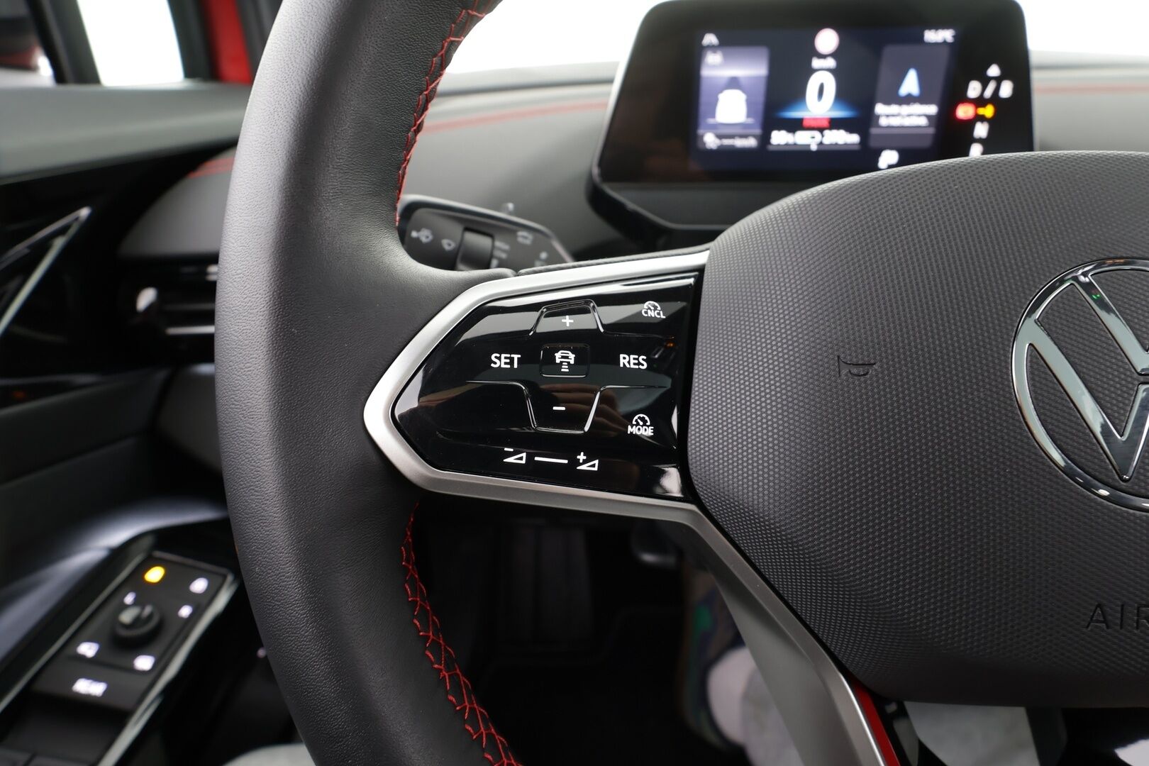 VOLKSWAGEN ID.4 2025 GTX 4Motion 250kW * ACC / HUD / Panorama / Muistipenkit hieronnalla / 360° / ILP / Koukku / IQ.Light / H&K / Facelift * - Akku kuntotarkastettu! / Kahdet renkaat aluvanteilla / Huippuvarusteet!