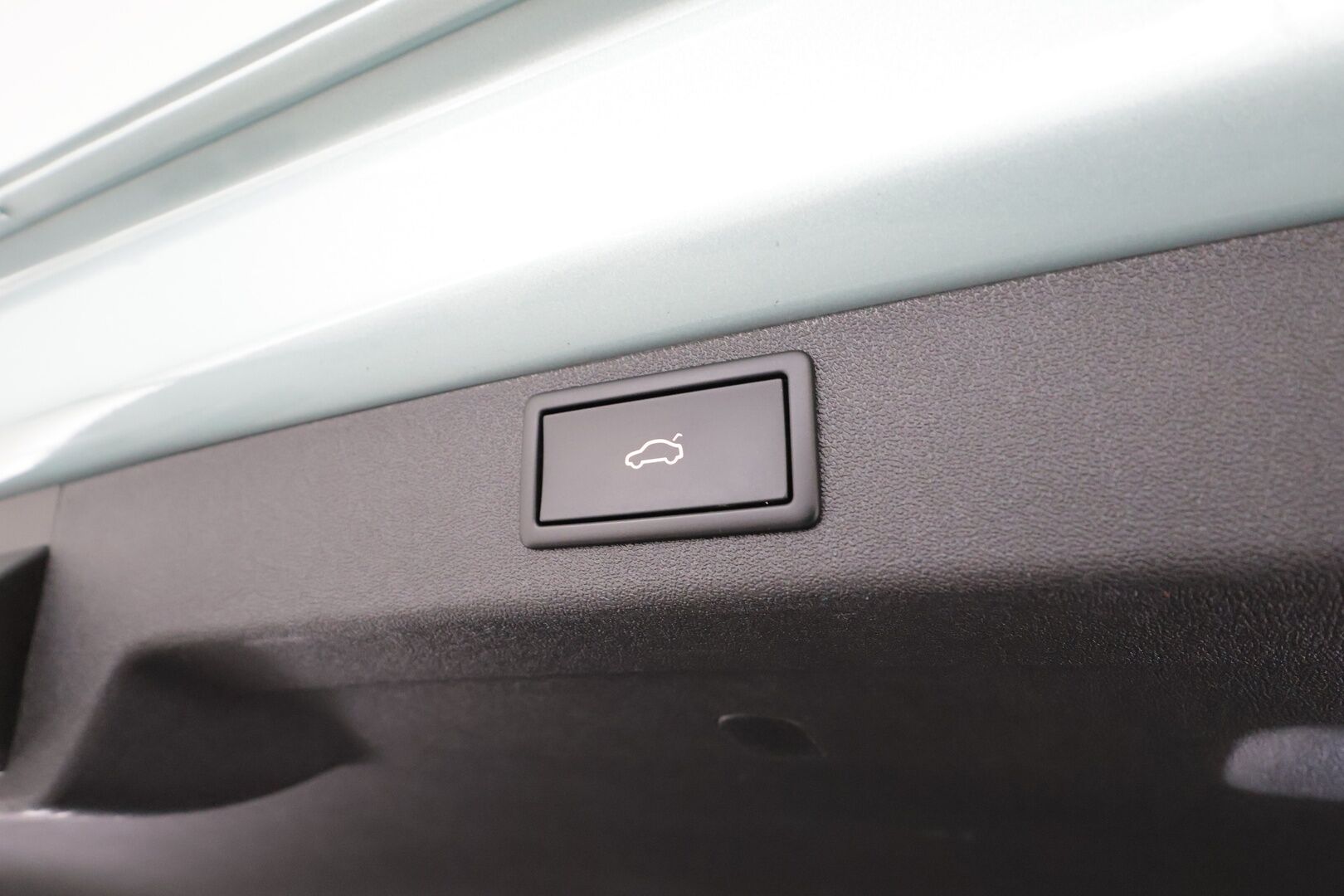 SKODA ENYAQ 2023 80x 4x4 SportLine iV * ILP / Koukku / Panorama / ACC / Matrix-LED / 360° / Muistipenkki / Navi / Kaistavahti / Keyless * - Akku kuntotarkastettu SoH 95,2% 