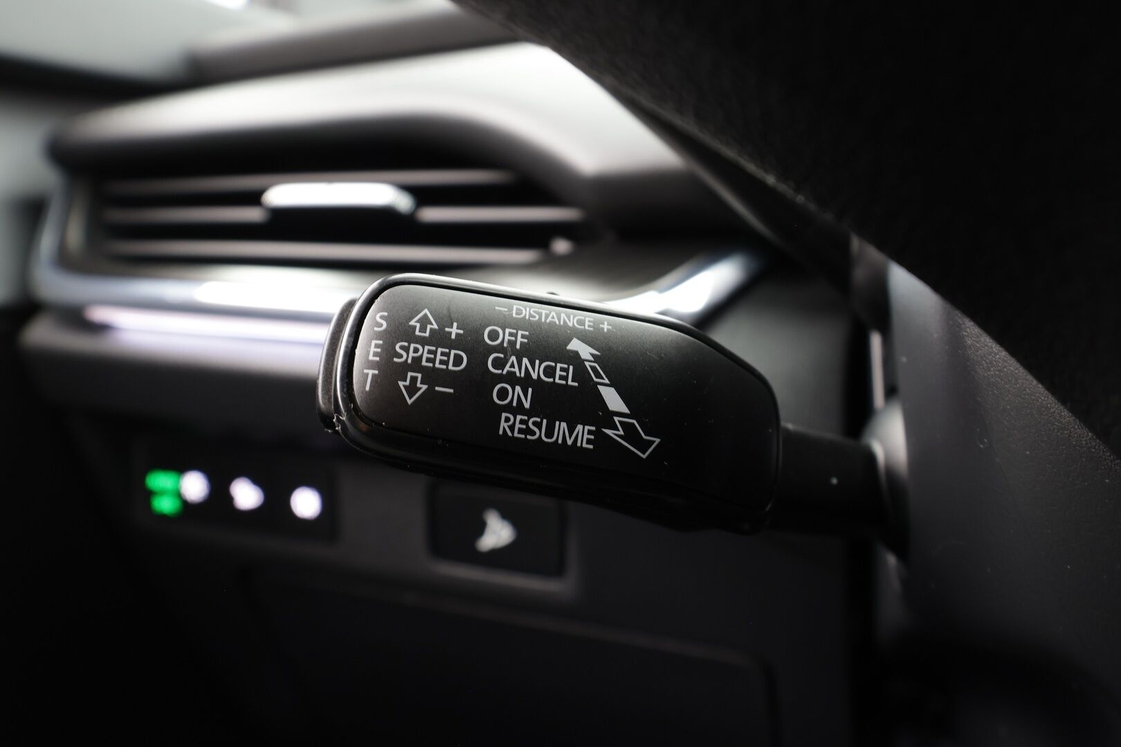 SKODA ENYAQ 2023 80x 4x4 SportLine iV * ILP / Koukku / Panorama / ACC / Matrix-LED / 360° / Muistipenkki / Navi / Kaistavahti / Keyless * - Akku kuntotarkastettu SoH 95,2% 