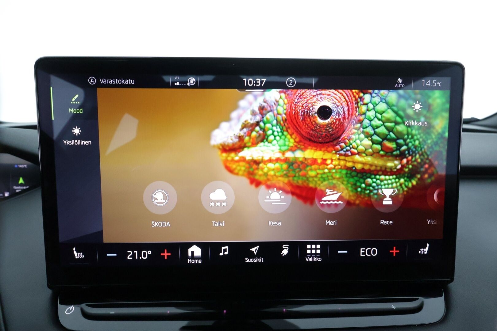 SKODA ENYAQ 2023 80x 4x4 SportLine iV * ILP / Koukku / Panorama / ACC / Matrix-LED / 360° / Muistipenkki / Navi / Kaistavahti / Keyless * - Akku kuntotarkastettu SoH 95,2% 