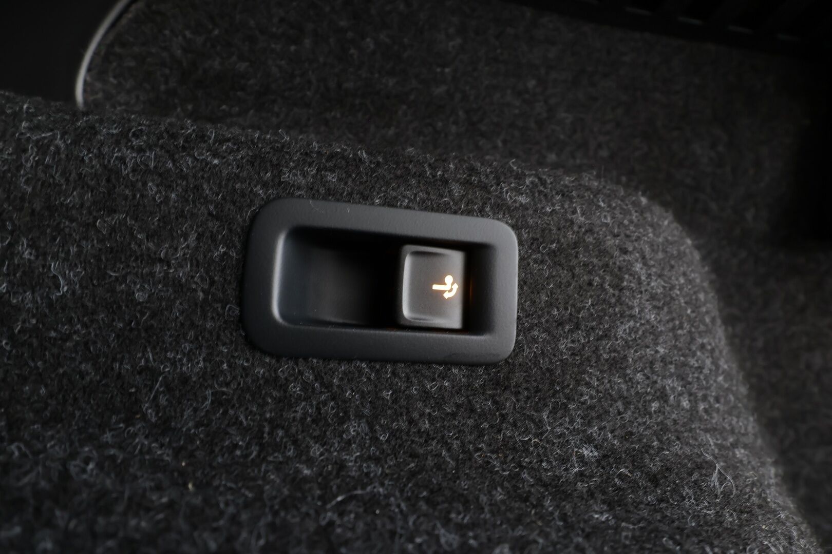 SKODA ENYAQ 2023 80x 4x4 SportLine iV * ILP / Koukku / Panorama / ACC / Matrix-LED / 360° / Muistipenkki / Navi / Kaistavahti / Keyless * - Akku kuntotarkastettu SoH 95,2% 