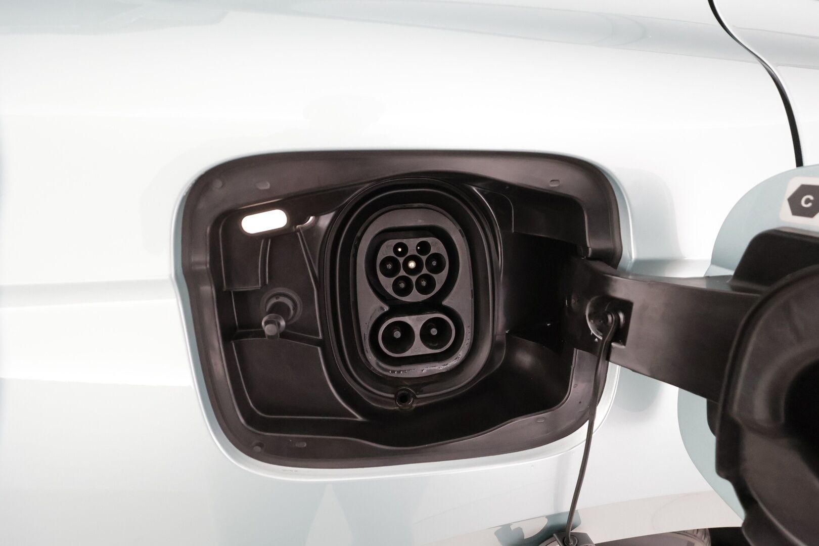 SKODA ENYAQ 2023 80x 4x4 SportLine iV * ILP / Koukku / Panorama / ACC / Matrix-LED / 360° / Muistipenkki / Navi / Kaistavahti / Keyless * - Akku kuntotarkastettu SoH 95,2%