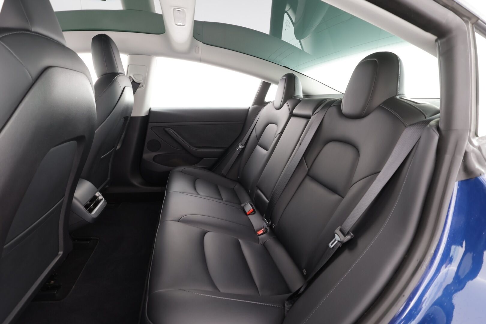 TESLA MODEL 3 2022 Long Range Dual Motor * Lasikatto / ILP / ACC / Matrix-LED / Muistipenkki / P.kamera / Premium Audio / Navi * - 2x Latauskaapelit - Osta nyt, maksa vasta ensi vuonna