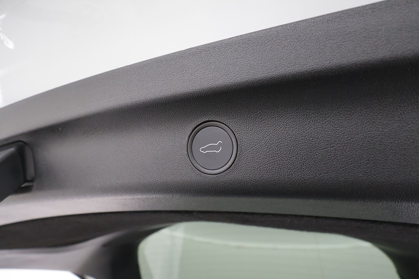 TESLA MODEL Y 2022 Long Range Dual Motor * Koukku / Lasikatto / ILP / ACC / Matrix-LED / Muistipenkki / P.kamera / Premium Audio * - 2x Latauskaapelit - Osta nyt, maksa vasta ensi vuonna