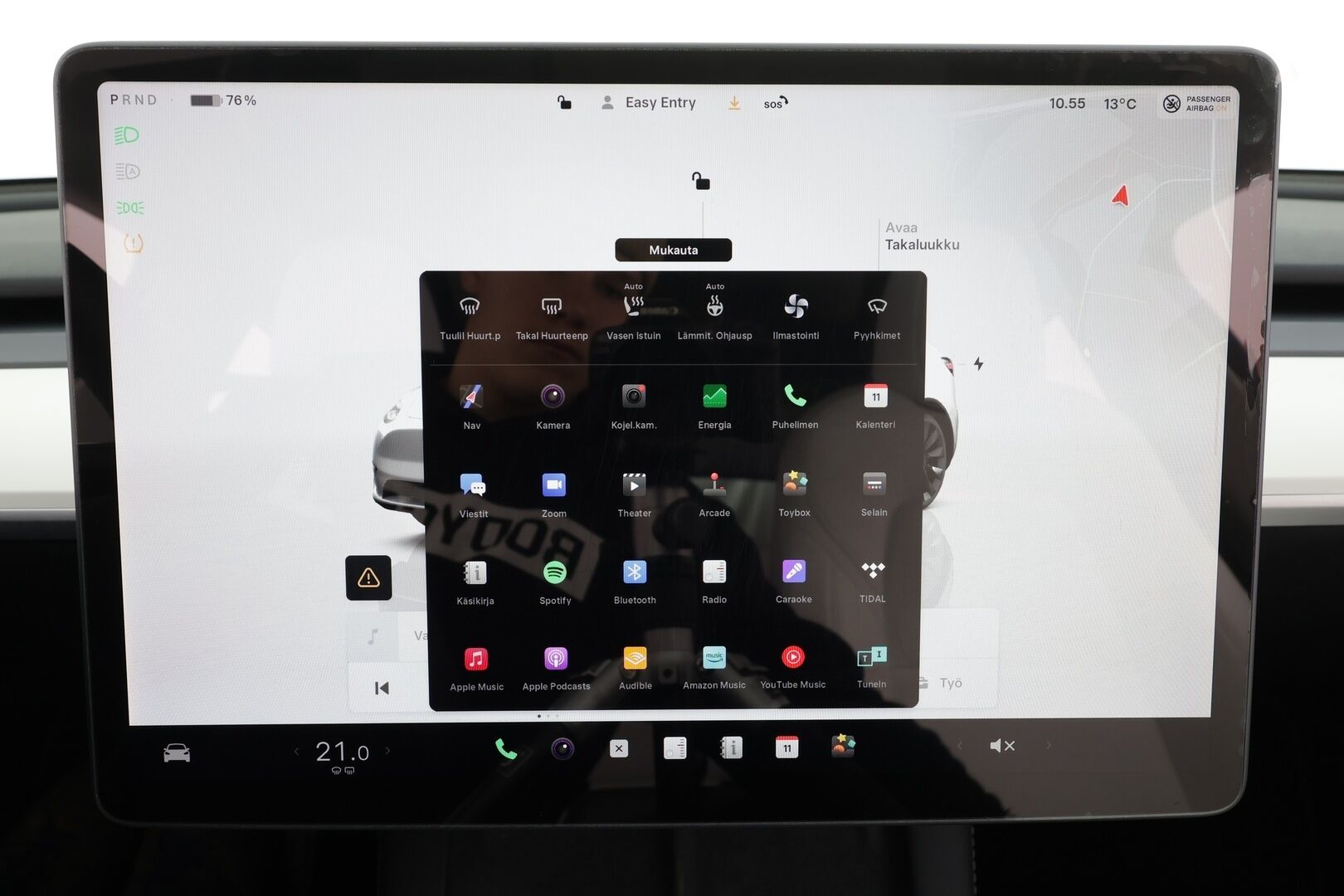 TESLA MODEL Y 2022 Long Range Dual Motor * Koukku / Lasikatto / ILP / ACC / Matrix-LED / Muistipenkki / P.kamera / Premium Audio * - 2x Latauskaapelit - Osta nyt, maksa vasta ensi vuonna