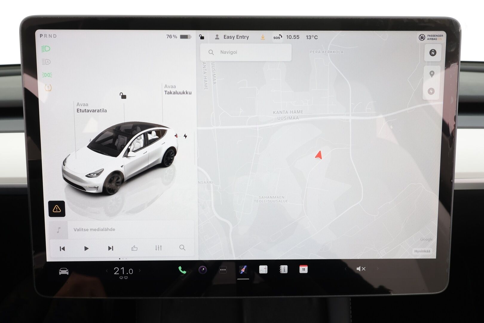 TESLA MODEL Y 2022 Long Range Dual Motor * Koukku / Lasikatto / ILP / ACC / Matrix-LED / Muistipenkki / P.kamera / Premium Audio * - 2x Latauskaapelit - Osta nyt, maksa vasta ensi vuonna