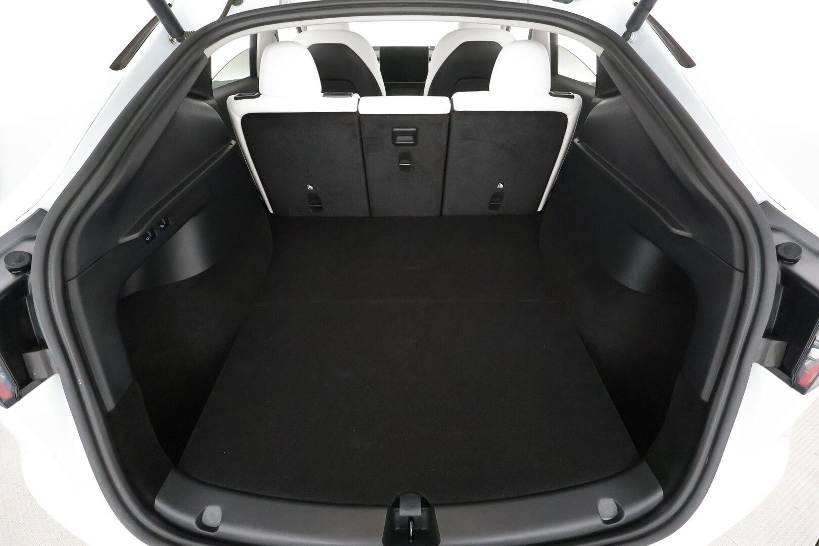 TESLA MODEL Y 2022 Long Range Dual Motor * Koukku / Lasikatto / ILP / ACC / Matrix-LED / Muistipenkki / P.kamera / Premium Audio * - 2x Latauskaapelit - Osta nyt, maksa vasta ensi vuonna