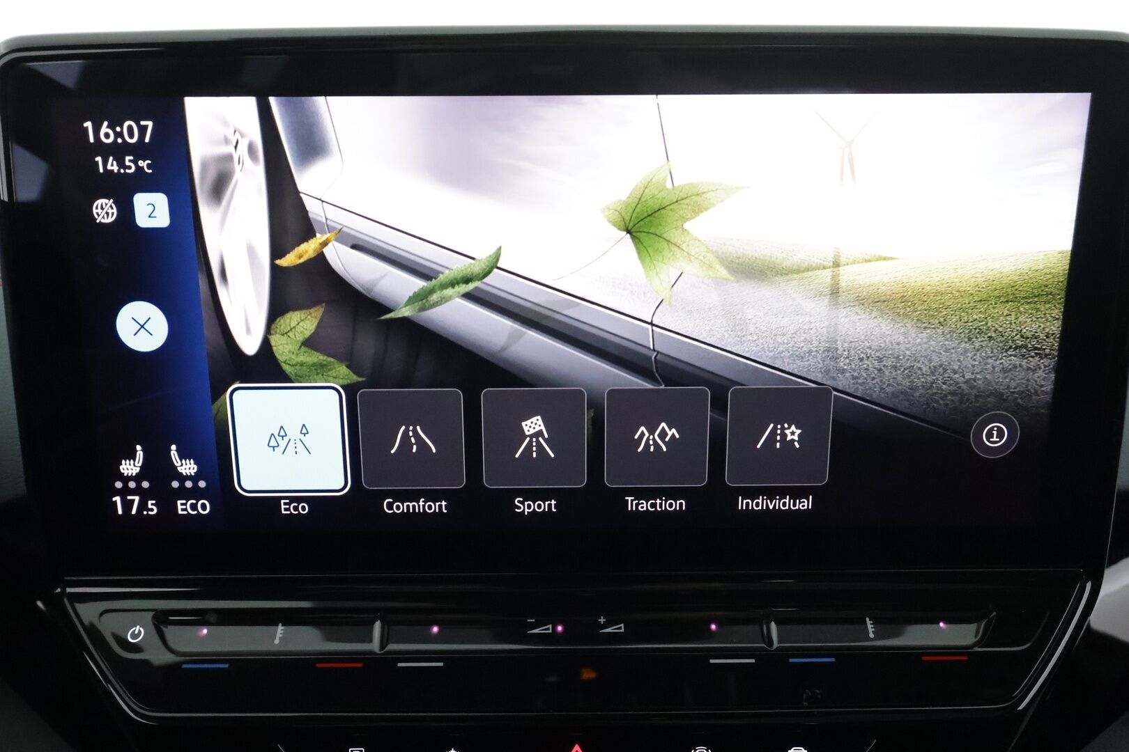 VOLKSWAGEN ID.4 2022 GTX 4Motion 220 kW * ILP / Lasikatto / ACC / Matrix-LED / HUD / 360° / Hierovat Sportpenkit Muistilla / Navi / Keyless* - Kahdet renkaat / * HUIPPU KAMOILLA * - Osta nyt, maksa vasta ensi vuonna