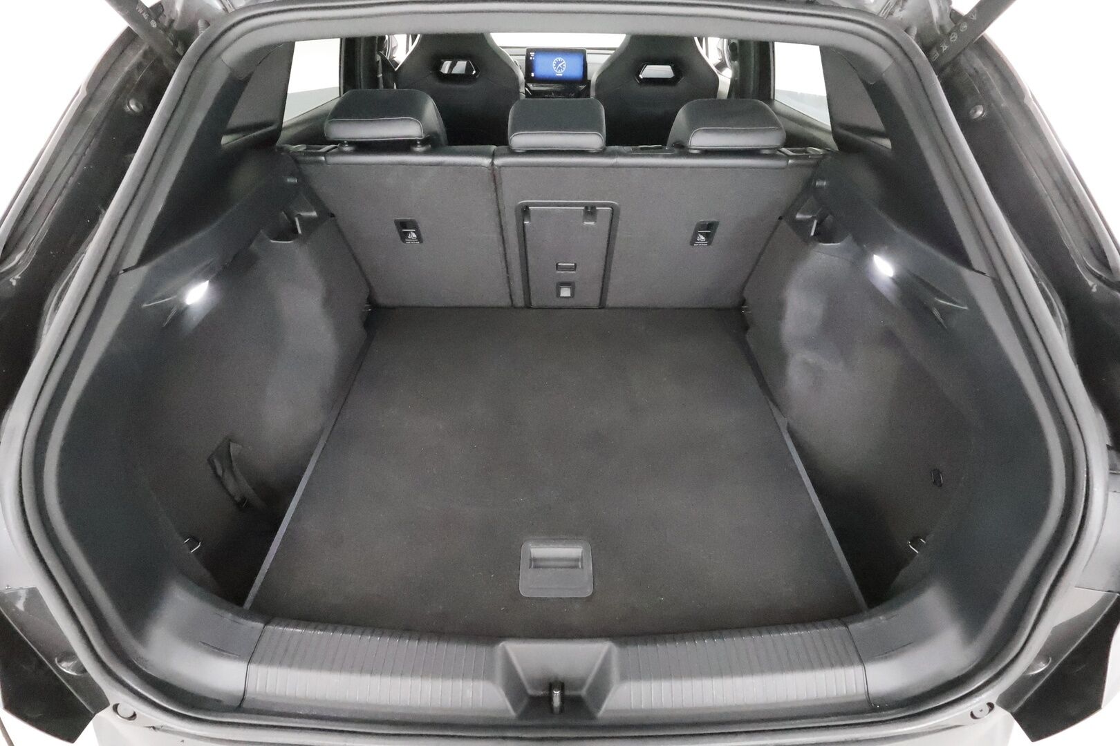 VOLKSWAGEN ID.4 2022 GTX 4Motion 220 kW * ILP / Lasikatto / ACC / Matrix-LED / HUD / 360° / Hierovat Sportpenkit Muistilla / Navi / Keyless* - Kahdet renkaat / * HUIPPU KAMOILLA * - Osta nyt, maksa vasta ensi vuonna