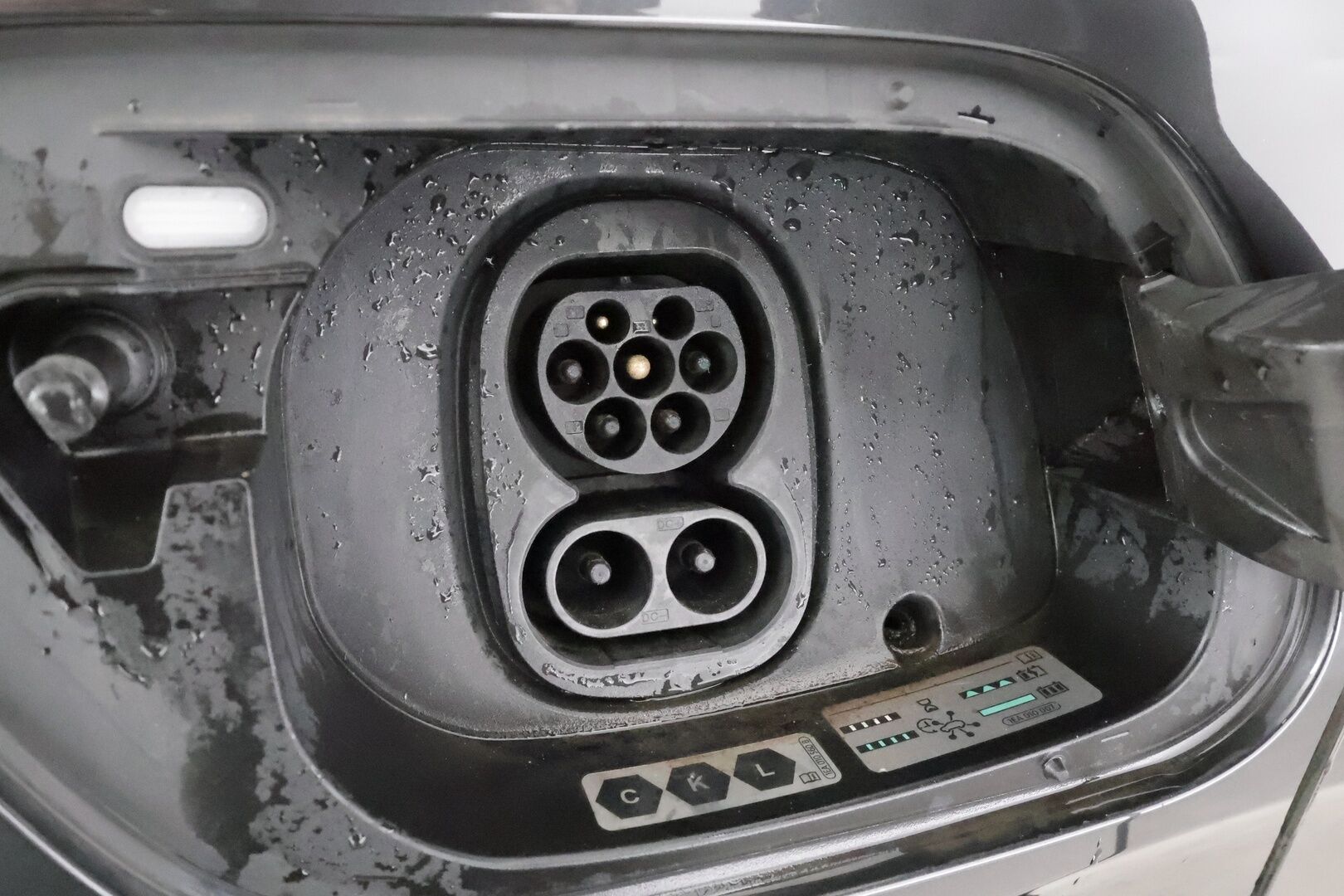 VOLKSWAGEN ID.4 2022 GTX 4Motion 220 kW * ILP / Lasikatto / ACC / Matrix-LED / HUD / 360° / Hierovat Sportpenkit Muistilla / Navi / Keyless* - Kahdet renkaat / * HUIPPU KAMOILLA * - Osta nyt, maksa vasta ensi vuonna