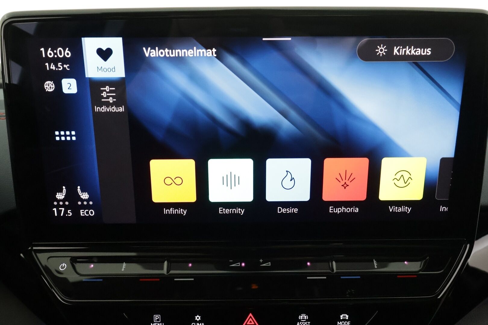 VOLKSWAGEN ID.4 2022 GTX 4Motion 220 kW * ILP / Lasikatto / ACC / Matrix-LED / HUD / 360° / Hierovat Sportpenkit Muistilla / Navi / Keyless* - Kahdet renkaat / * HUIPPU KAMOILLA * - Osta nyt, maksa vasta ensi vuonna