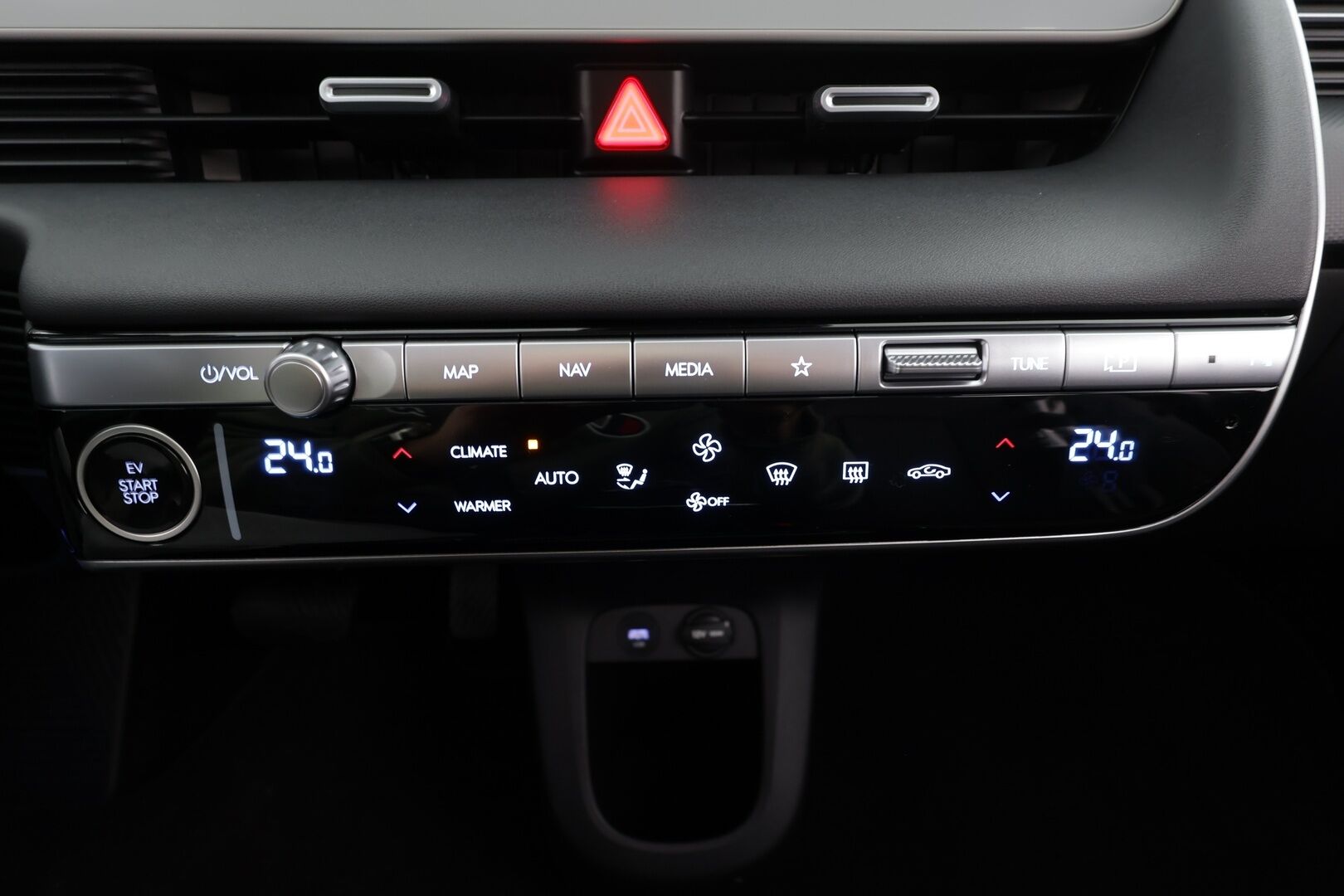 HYUNDAI IONIQ 5 2024 58kWh 170hv Premium * ACC / ILP / 360° / Ilmastoidut nahat / Sähköpenkit / LED / Navi * - Akku kuntotarkastettu - HULLUT VÄLIPÄIVÄT KORKOTARJOUS 2,49%