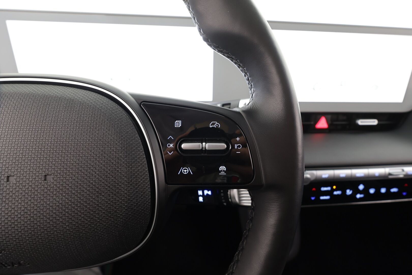 HYUNDAI IONIQ 5 2024 58kWh 170hv Premium * ACC / ILP / 360° / Ilmastoidut nahat / Sähköpenkit / LED / Navi * - Akku kuntotarkastettu - HULLUT VÄLIPÄIVÄT KORKOTARJOUS 2,49%