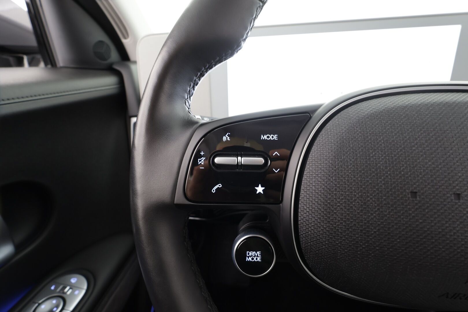 HYUNDAI IONIQ 5 2024 58kWh 170hv Premium * ACC / ILP / 360° / Ilmastoidut nahat / Sähköpenkit / LED / Navi * - Akku kuntotarkastettu - HULLUT VÄLIPÄIVÄT KORKOTARJOUS 2,49%