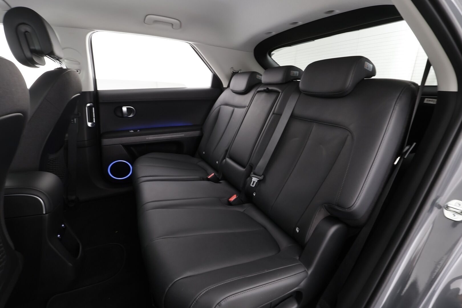 HYUNDAI IONIQ 5 2024 58kWh 170hv Premium * ACC / ILP / 360° / Ilmastoidut nahat / Sähköpenkit / LED / Navi * - Akku kuntotarkastettu - HULLUT VÄLIPÄIVÄT KORKOTARJOUS 2,49%