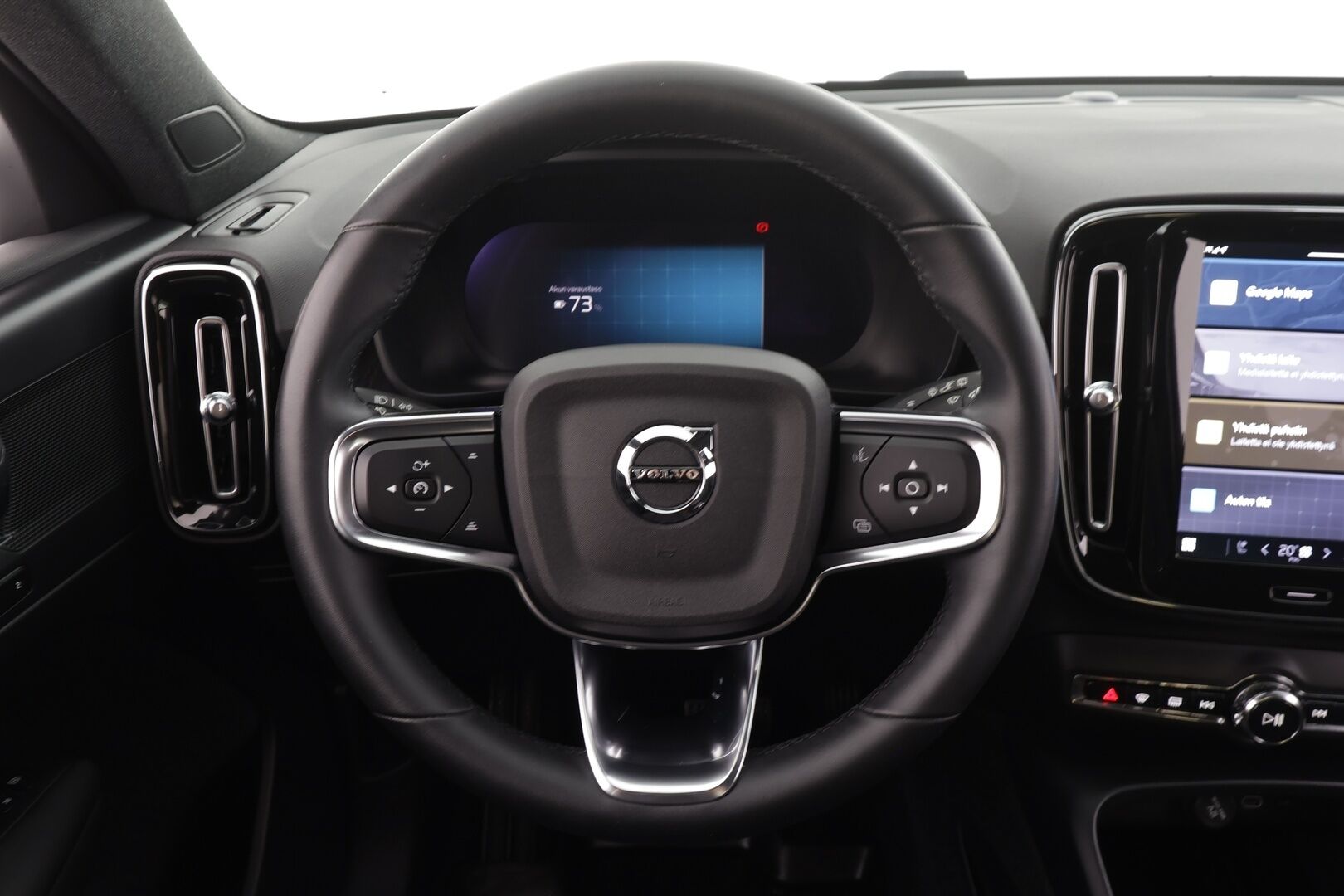 Volvo XC40 2023 Recharge Twin Plus aut * ACC / ILP / P.kamera / LED / Navi / Muistipenkki / Koukku / Facelift / KeylessGo * - Akku kuntotarkastettu SoH 96,2% / Kahdet renkaat aluvanteilla / Merkkihuollettu