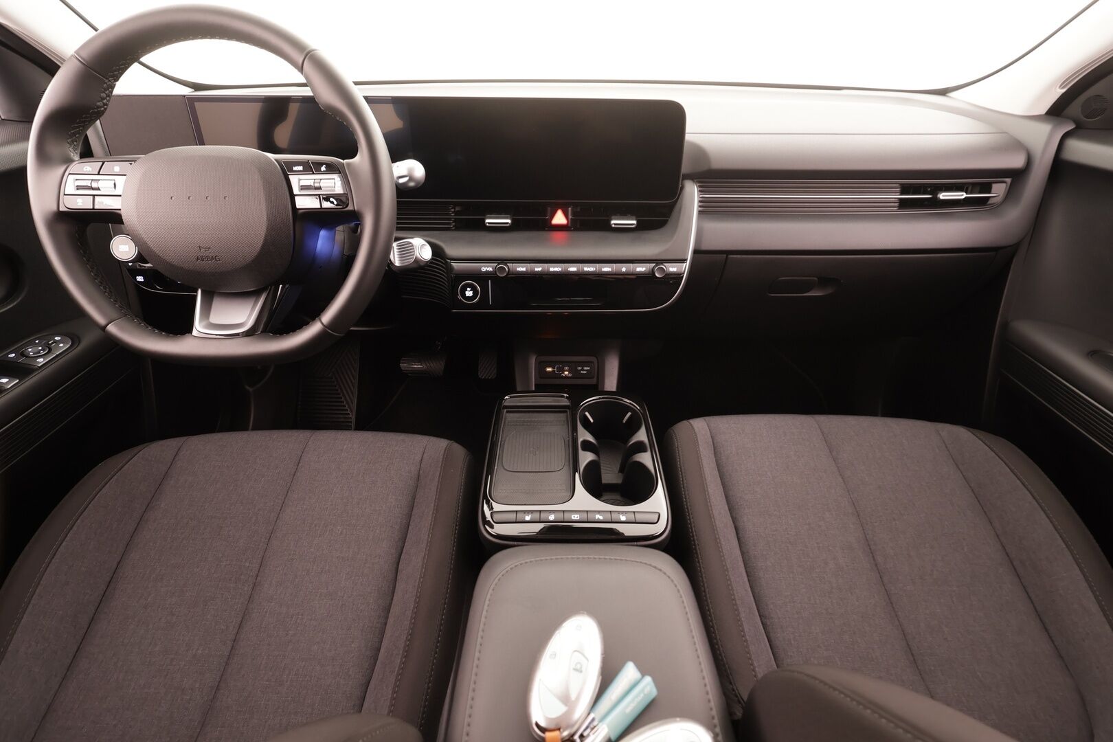 HYUNDAI IONIQ 5 2025 229hv Centriq * ACC / P.kamera / LED / Navi / ILP / Facelift / Sähköpenkit / KeylessGo * - Kahdet renkaat aluvanteilla - Osta nyt, maksa vasta ensi vuonna