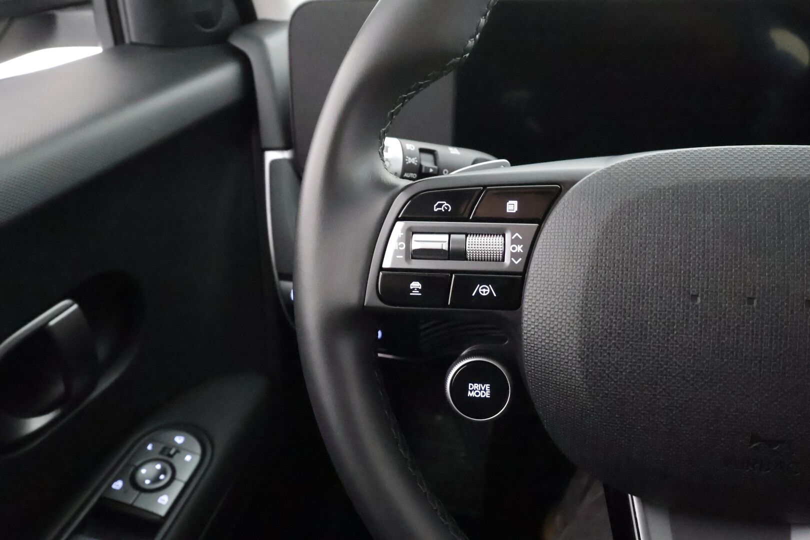 HYUNDAI IONIQ 5 2025 229hv Centriq * ACC / P.kamera / LED / Navi / ILP / Facelift / Sähköpenkit / KeylessGo * - Kahdet renkaat aluvanteilla - Osta nyt, maksa vasta ensi vuonna