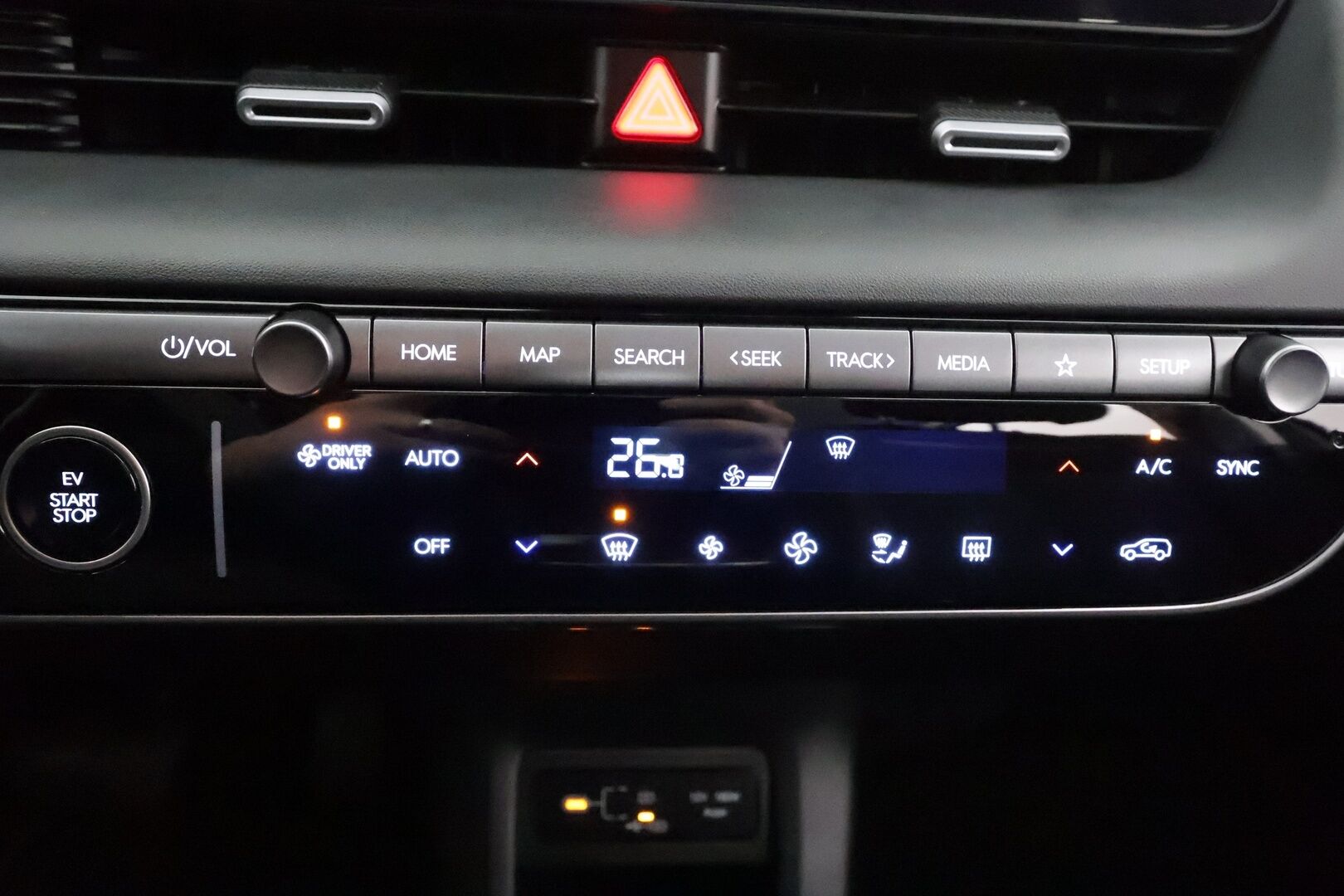 HYUNDAI IONIQ 5 2025 229hv Centriq * ACC / P.kamera / LED / Navi / ILP / Facelift / Sähköpenkit / KeylessGo * - Kahdet renkaat aluvanteilla - Osta nyt, maksa vasta ensi vuonna