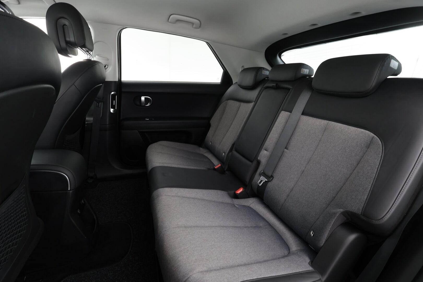 HYUNDAI IONIQ 5 2022 73kWh 305hv AWD Techniq * ACC / P.kamera / ILP / LED / Navi / Sähköpenkit / Puolinahat * - Akku kuntotarkastettu SoH 98,8% / Kahdet renkaat aluvanteilla - Osta nyt, maksa vasta ensi vuonna