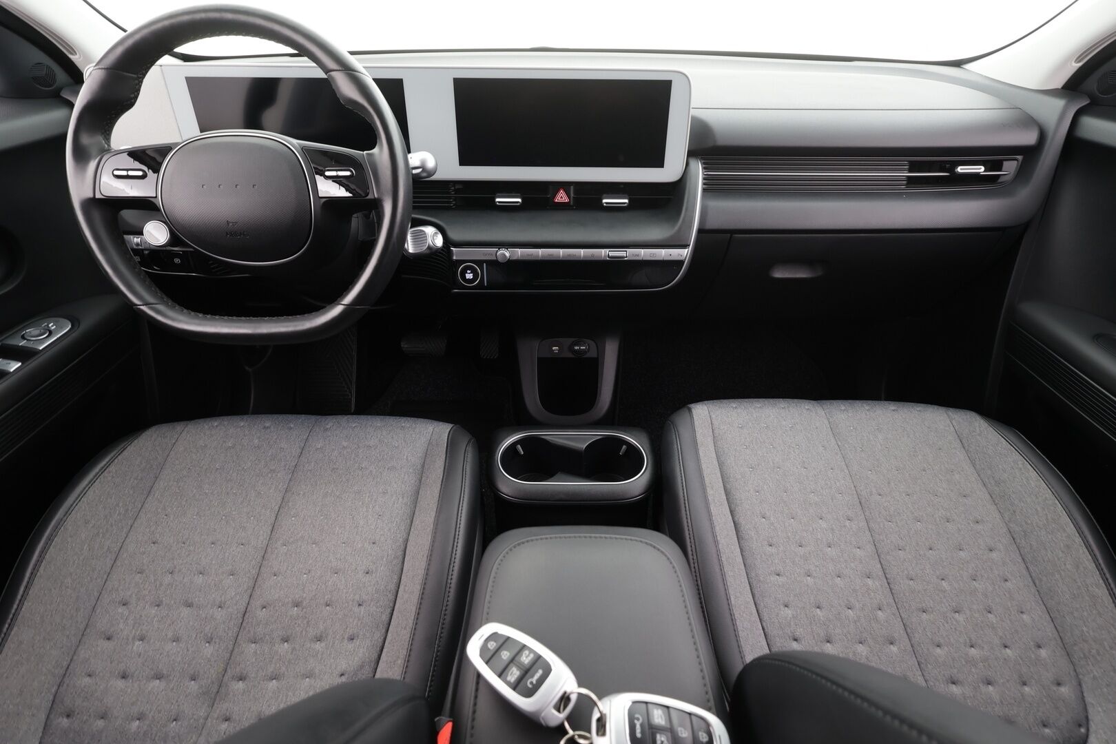 HYUNDAI IONIQ 5 2022 73kWh 305hv AWD Techniq * ACC / P.kamera / ILP / LED / Navi / Sähköpenkit / Puolinahat * - Akku kuntotarkastettu SoH 98,8% / Kahdet renkaat aluvanteilla - Osta nyt, maksa vasta ensi vuonna