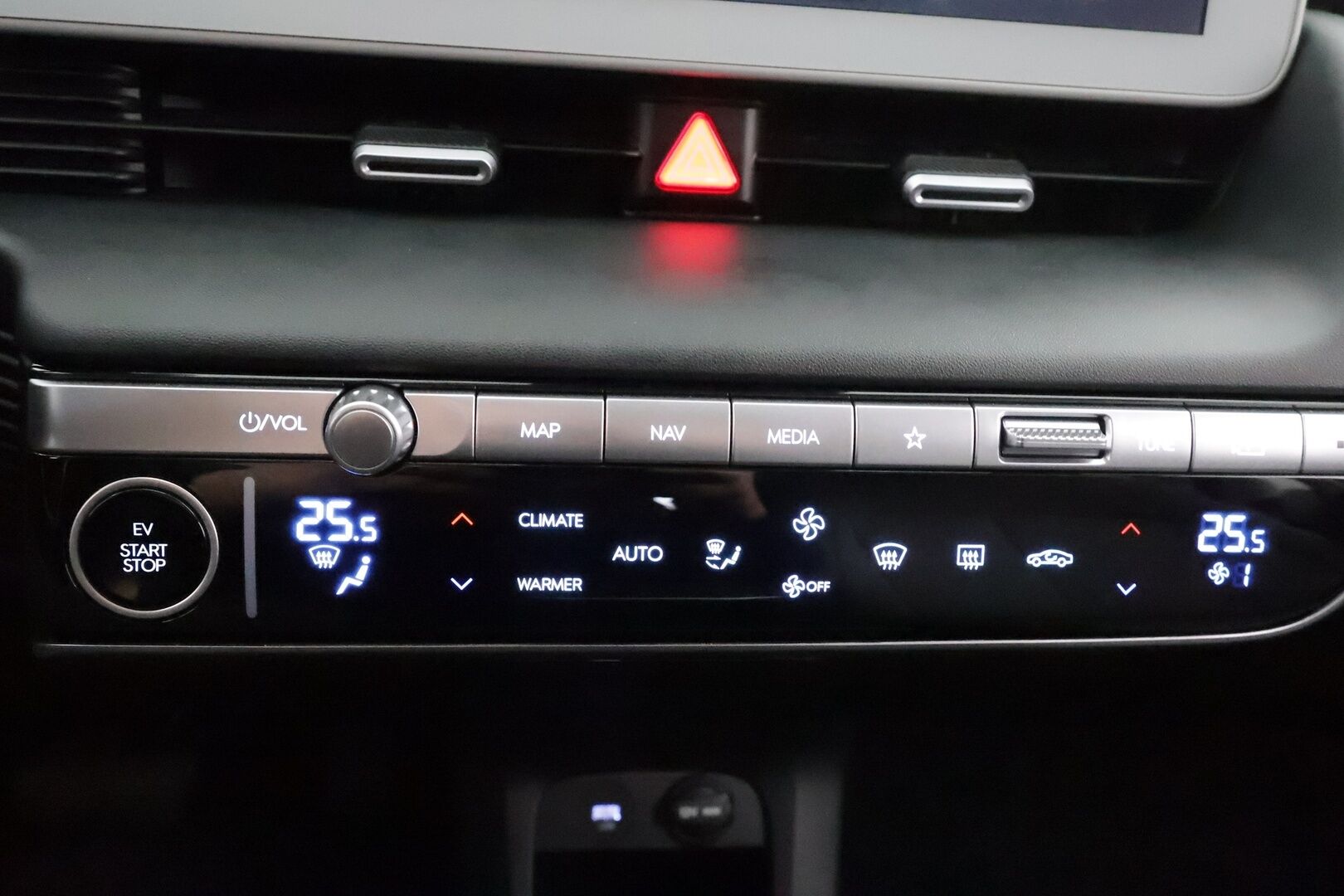 HYUNDAI IONIQ 5 2022 73kWh 305hv AWD Techniq * ACC / P.kamera / ILP / LED / Navi / Sähköpenkit / Puolinahat * - Akku kuntotarkastettu SoH 98,8% / Kahdet renkaat aluvanteilla - Osta nyt, maksa vasta ensi vuonna