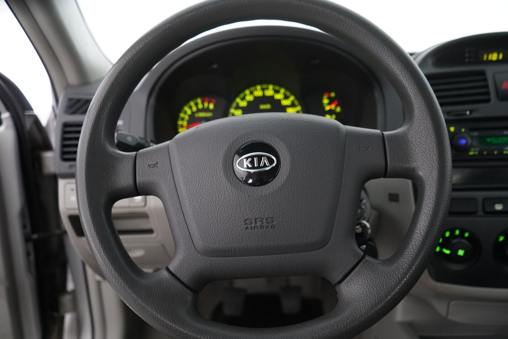 Kia Cerato 2006 4D CERATO SEDAN 1.6  MYYDÄÄN HUUTOKAUPAT.COM *Koukku / Lohkolämmitin / 2x renkaat - MYYDÄÄN HUUTOKAUPAT.COM     Suomi-auto / kahdet renkaat / Vähän ajettu