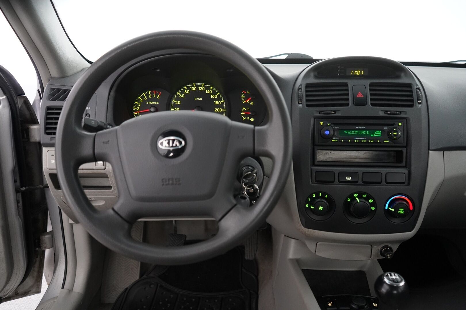 Kia Cerato 2006 4D CERATO SEDAN 1.6  MYYDÄÄN HUUTOKAUPAT.COM *Koukku / Lohkolämmitin / 2x renkaat - MYYDÄÄN HUUTOKAUPAT.COM     Suomi-auto / kahdet renkaat / Vähän ajettu