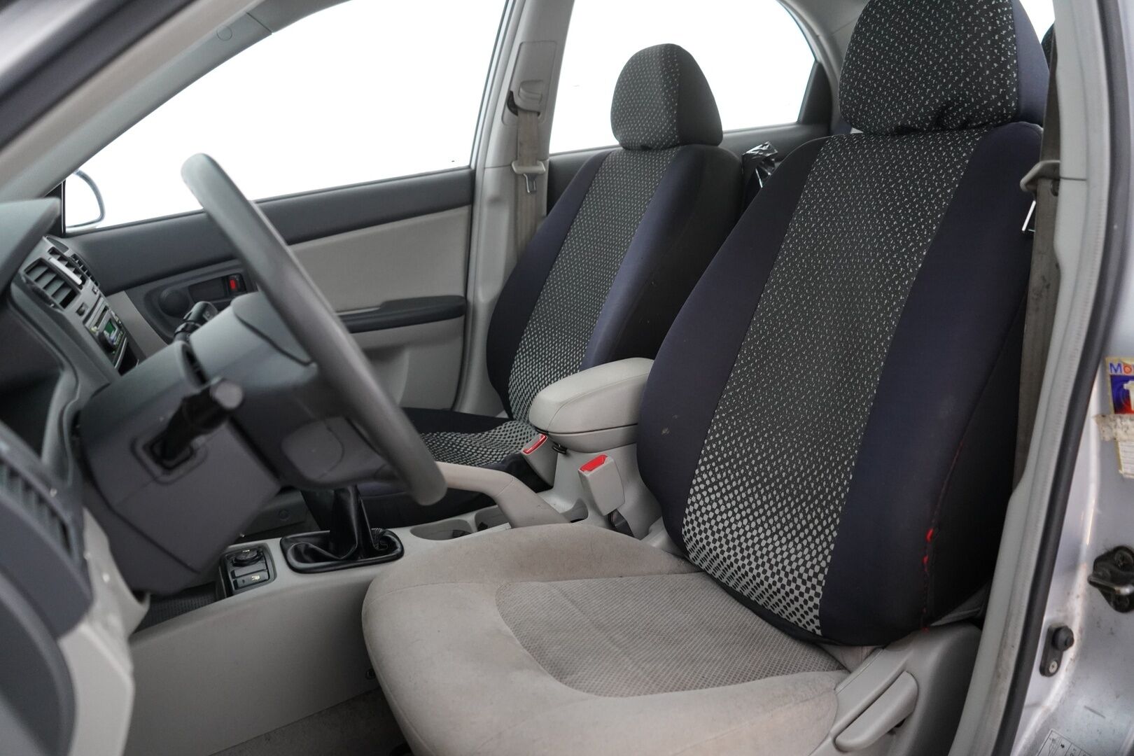 Kia Cerato 2006 4D CERATO SEDAN 1.6  MYYDÄÄN HUUTOKAUPAT.COM *Koukku / Lohkolämmitin / 2x renkaat - MYYDÄÄN HUUTOKAUPAT.COM     Suomi-auto / kahdet renkaat / Vähän ajettu