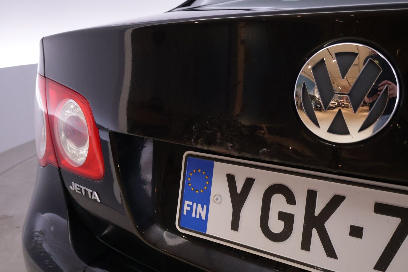 Volkswagen Jetta 2007 4D Sedan 1.6 - Myydään Huutokaupat.com - | Vakkari | Sporttialusta | Koukku | 2x Hyvät Renkaat | Leimaa 19.12 asti |